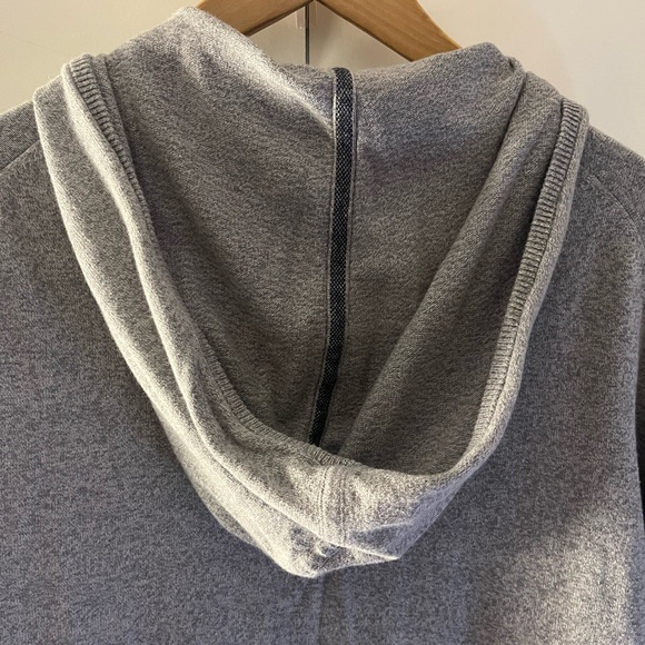 Gray Banana Republic zip-up sweater - Picture 4 of 5